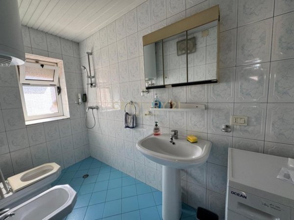 Tirane, shitet apartament 1+1 Kati 3, 64 m² 135.000 € (Pazari i ri)