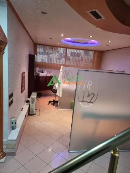 Tirane, jepet me qera ambjent biznesi Kati 0, 130 m², 100 000 Leke (Rruga Mine Peza)