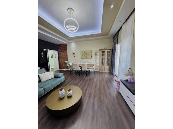 Tirane, shitet apartament 1+1 Kati 2, 90 m² 165.000 € (Fresk)
