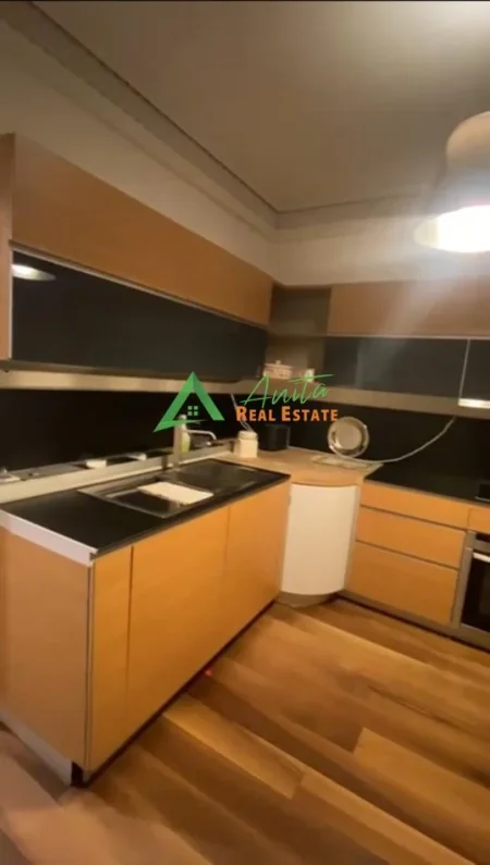 Tirane, jepet me qera apartament 1+1+Ballkon Kati 2, 75 m² 700 € (Afer Shkolles se Kuqe)