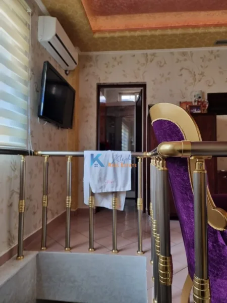 Tirane, jap me qera ambjent biznesi Kati 0, 130 m² (Mine Peza, prane Ambasadës Polake)