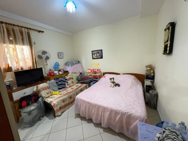 Vlore, shitet Vile , 396 m² 590.000 € (Rruga Sadik Zotaj)