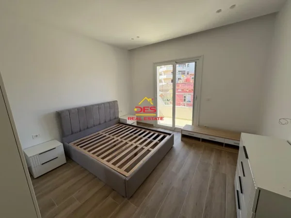 Vlore, shitet Vile , 396 m² 590.000 € (Rruga Sadik Zotaj)