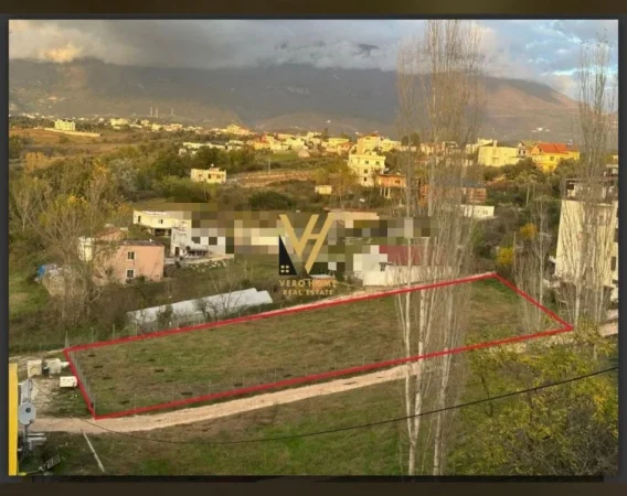 Tirane, jepet me qera toke , 1.300 m² (RRUGA E DAXHIT, SAUK)