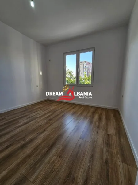 Tirane, shitet apartament 1+1 Kati 5, 49 m² 133.000 € (ne Rrugen e Kavajes, prane Xhamise)