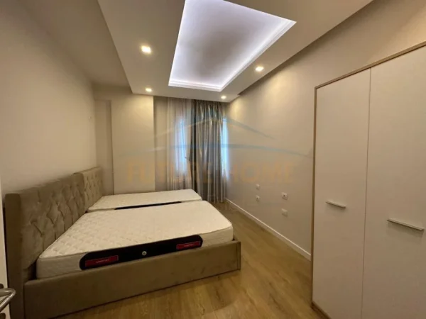 Tirane, shitet apartament 2+1+Ballkon Kati 3, 115 m² 240.000 € (Liqeni i Thate)