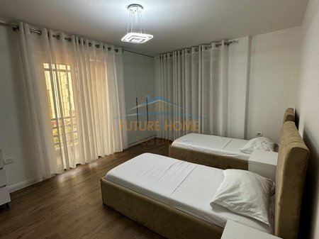 Tirane, jepet me qera apartament 3+1 Kati 4, 130 m² 800 € (Farmaci 10)