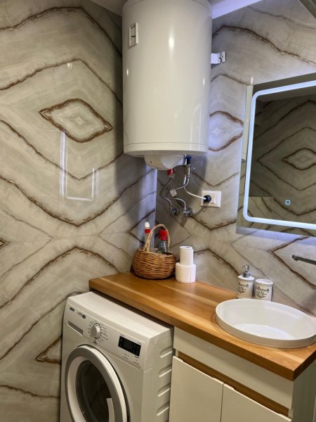 Tirane, jepet me qera apartament 1+1+Ballkon Kati 1, 60 m² 63.000 LEKE (KOMUNA E PARISIT)