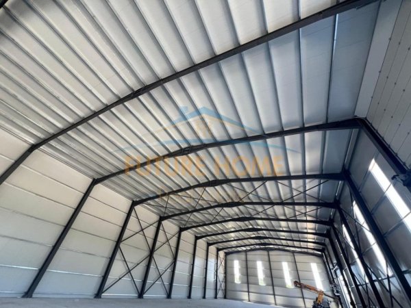 Tirane, jepet me qera ambjent biznesi Kati 0, 2.200 m² 9.500 € (Rruga Arberit)