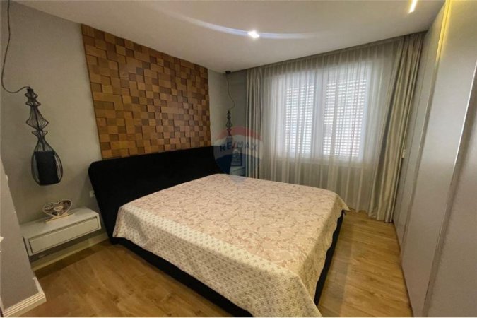 Tirane, shitet apartament 3+1+Ballkon Kati 4, 150 m² 380.000 € 