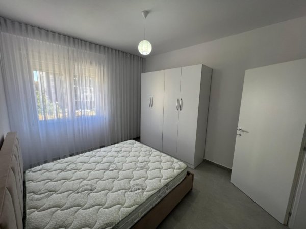 Tirane, jepet me qera apartament 2+1 Kati 1, 95 m² 600 € (Rruga 5 Maj)