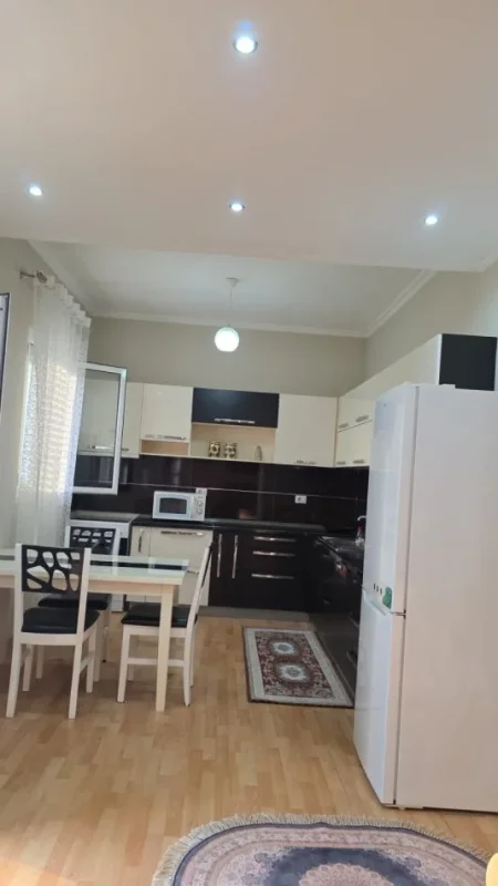 Tirane, jepet me qera apartament 2+1 Kati 3, 100 m² 600 € (Rruga e Elbasanit)