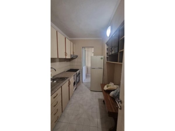 0683487469 Tirane, jepet me qera apartament 2+1 Kati 1, 82 m² 700 € (Rruga Tefta Tashko)
