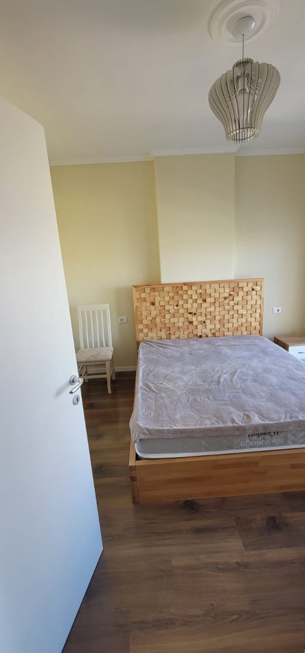 Tirane, jepet me qera apartament 1+1+Ballkon Kati 2, 55 m² 500 € (RRUGA E DIBRES)