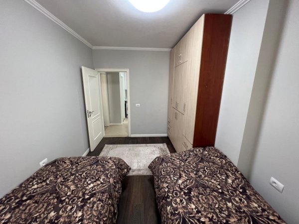 Tirane, jepet me qera apartament 2+1 Kati 4, 90 m² 800 € 