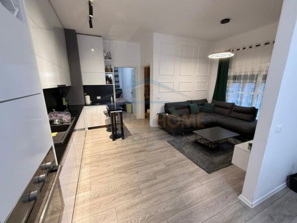 0683487469 Tirane, shitet apartament 2+1 Kati 2, 88 m² 140.000 € (Kompleksi Mangalem)
