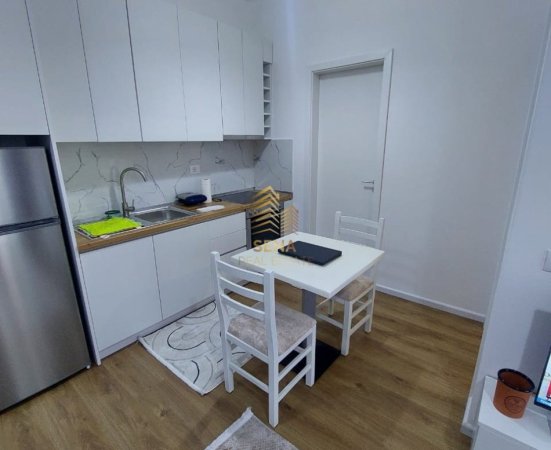 Tirane, jepet me qera apartament 1+1+Ballkon Kati 3, 65 m² 450 € (Kompleksi Oxa, Fresk)