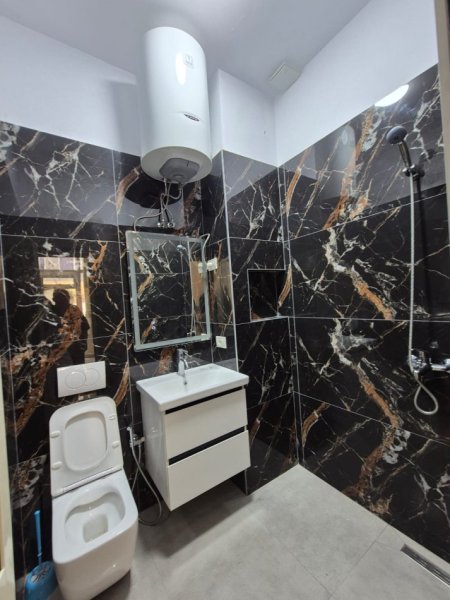 Tirane, jepet me qera apartament 1+1 Kati 1, 300 m²40 € (Qytet Studenti)
