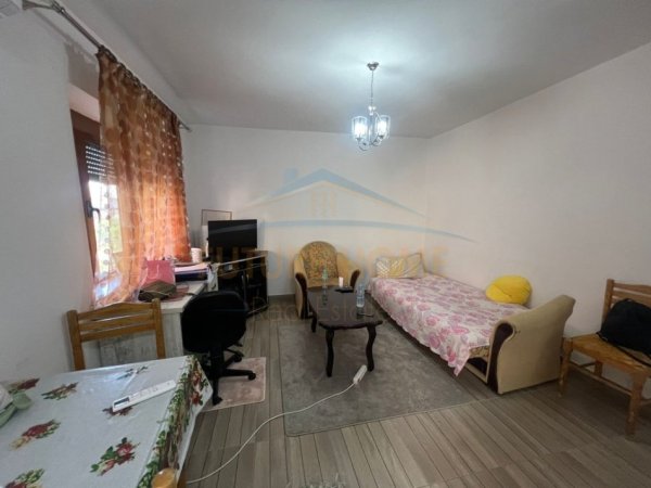 0683487469 Tirane, shitet apartament 1+1 Kati 2, 74 m² 85.000 € (Laprake , Prane Kupoles)