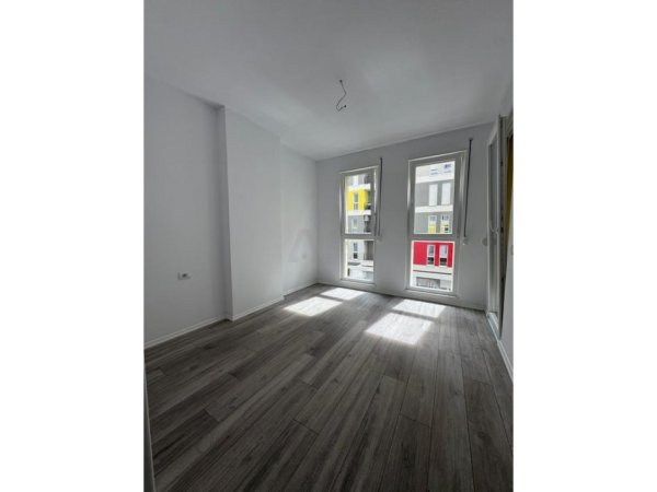 Tirane, jepet me qera apartament 1+1 , 52 m² 270 € 