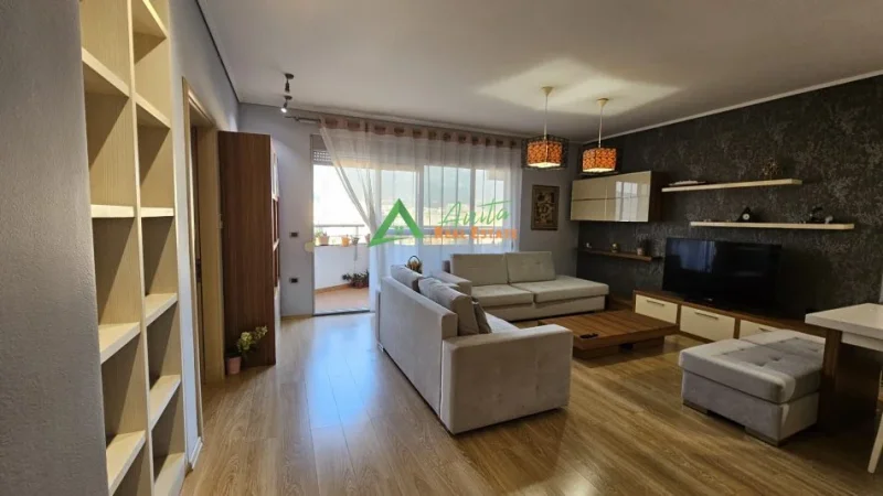 Tirane, jepet me qera apartament 3+1+Ballkon Kati 8, 143 m² 1.500 € (Rruga e Dibres)