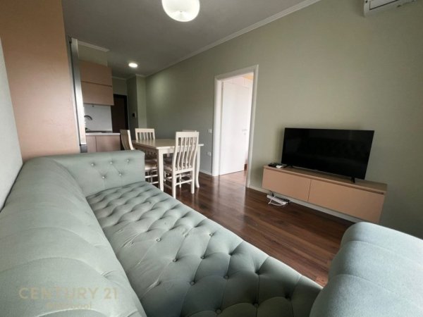 Tirane, jepet me qera apartament 1+1+Ballkon Kati 2, 57 m² 550 € (Shkolla e Bashkuar, Tiranë)