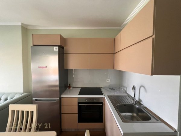 Tirane, jepet me qera apartament 1+1+Ballkon Kati 2, 57 m² 550 € (Shkolla e Bashkuar, Tiranë)