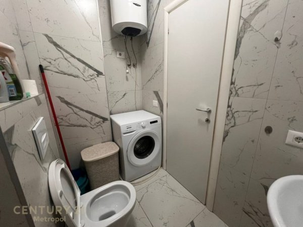 Tirane, jepet me qera apartament 1+1+Ballkon Kati 2, 57 m² 550 € (Shkolla e Bashkuar, Tiranë)