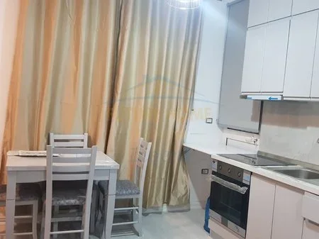 0683487469 Tirane, jepet me qera apartament 1+1 Kati 3, 55 m² 650 € (Prane Shkolles Kristaq Rama)
