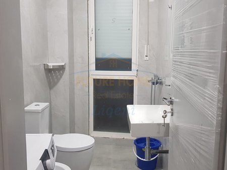 0683487469 Tirane, jepet me qera apartament 1+1 Kati 3, 55 m² 650 € (Prane Shkolles Kristaq Rama)