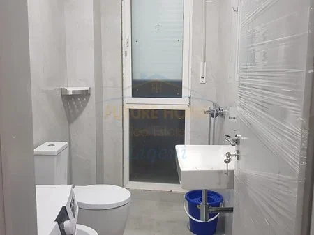 0683487469 Tirane, jepet me qera apartament 1+1 Kati 3, 55 m² 650 € (Prane Shkolles Kristaq Rama)