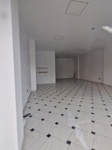 Tirane, jepet me qera ambjent biznesi Kati 0, 105 m² 