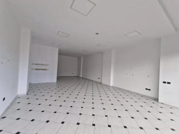 Tirane, jepet me qera ambjent biznesi Kati 0, 105 m² 