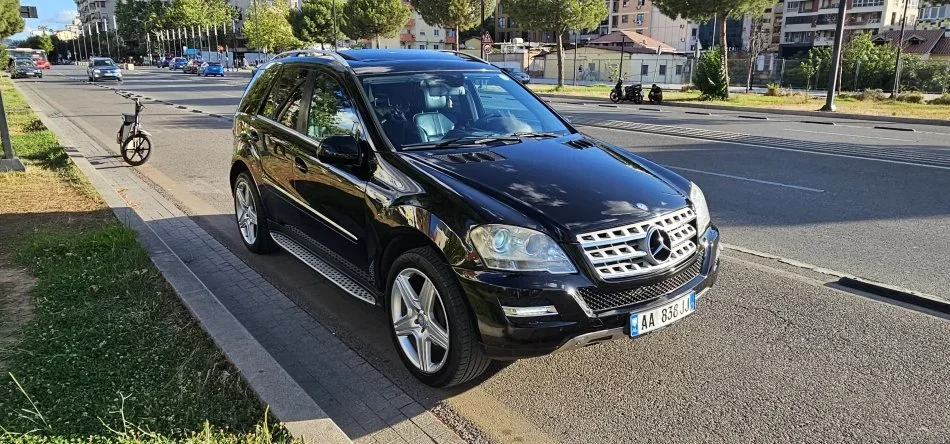 Tirane, shes makine Mercedes Benz ML 320 (w164) Naft, e zeze automatik Kondicioner 250.000 km 7,650 €