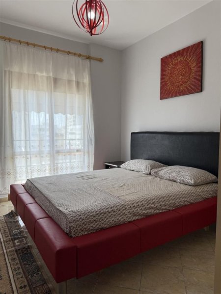 Tirane, jepet me qera apartament 2+1+Ballkon Kati 5, 85 m² 700 € (21 DHJETORI)