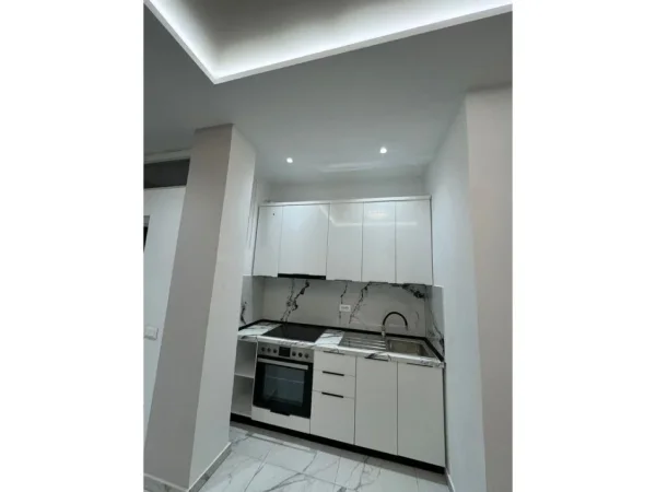 0683487469 Tirane, jepet me qera apartament 1+1 Kati 1, 60 m² 450 € (Mbrapa Concord Center)