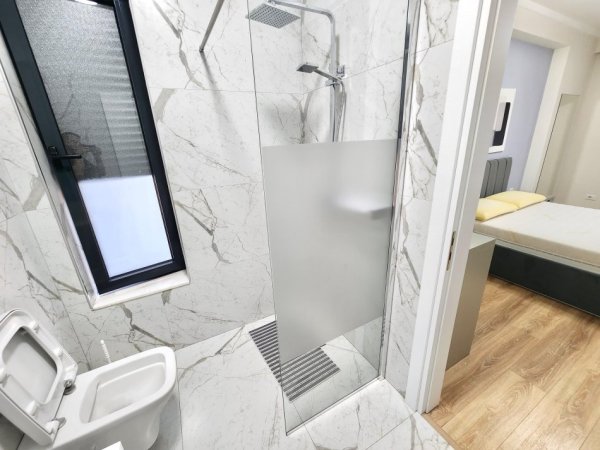 ⚪️ Jepet Me Qera : 2+1+2wc & Garazhd 📍Stacioni Trenit (Rr.Karl Gega Mulliri Vjetër ) 750€