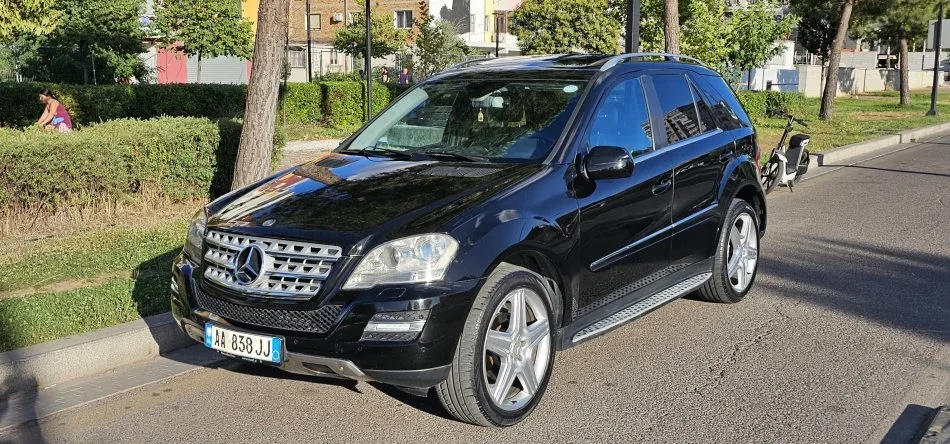 Tirane, shes makine Mercedes Benz ML 320 (w164) Naft, e zeze automatik Kondicioner 250.000 km 7,650 €
