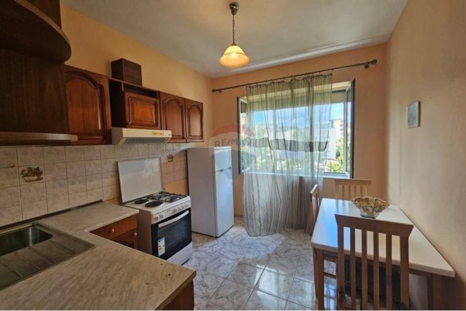Tirane, jepet me qera apartament 1+1 , 65 m² 450 € (ID: 530161021-648)