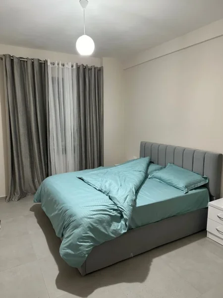 Tirane, jepet me qera apartament Kati 2, 80 m² 650 € 