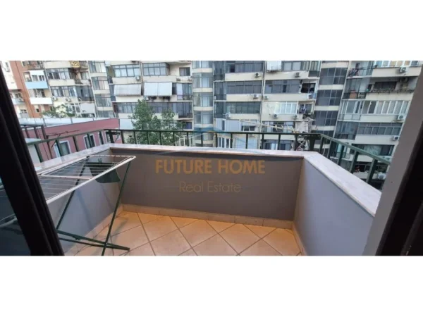0683487469 Tirane, jepet me qera apartament 2+1 Kati 5, 95 m² 700 € (Rruga Shefqet Musaraj)
