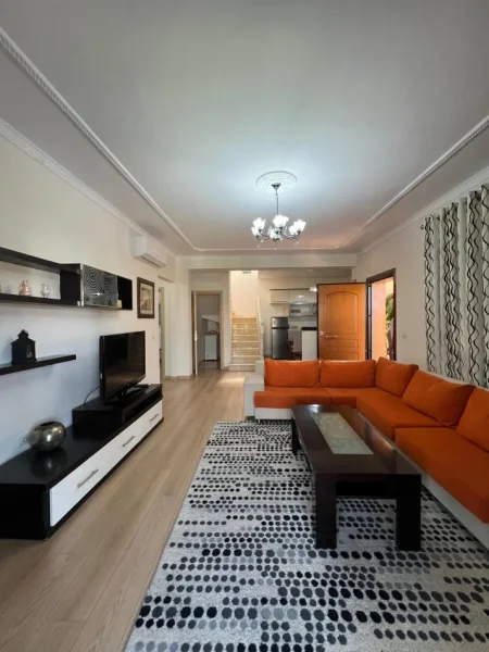 Tirane, jepet me qera apartament duplex Dublex Kati 2, 156 m² 1.100 € (Ali Demi, pranë Kompleksit Mangalem 21)