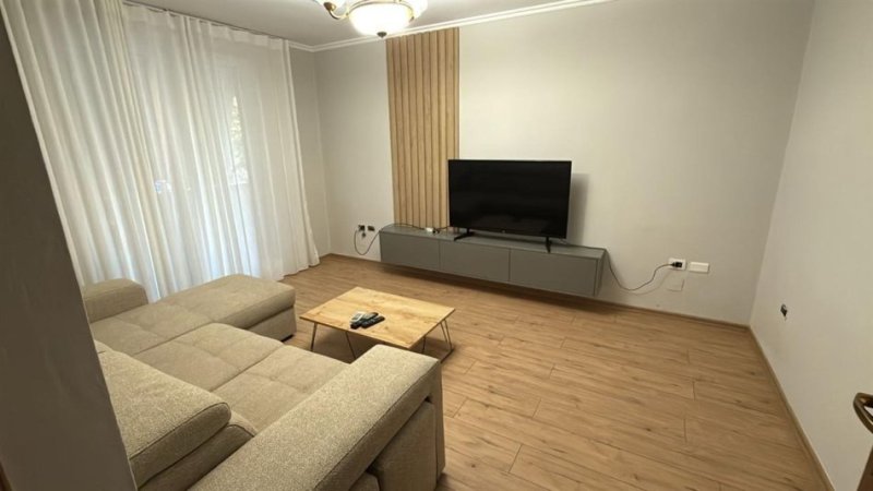 Tirane, jepet me qera apartament 1+1+Ballkon Kati 2, 60 m² 700 € (SHESHI WILLSON)