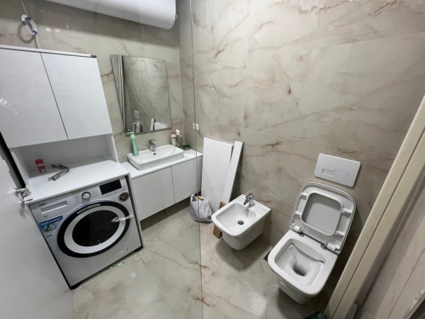 Tirane, jepet me qera apartament 2+1 Kati 3, 112 m² 700 € (Stacioni i trenit)