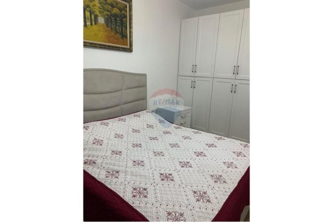 Tirane, jepet me qera apartament 2+1 , 90 m² 530 € (Tirana Golden Park)