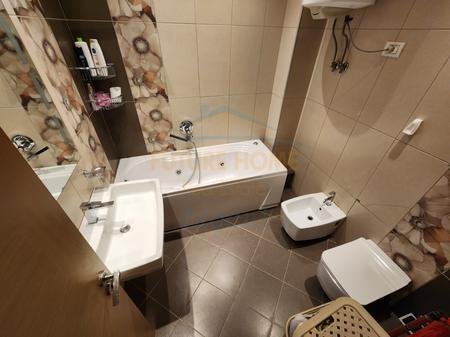 Tirane, jepet me qera apartament duplex 3+1 Kati 2, 139 m² 900 € 