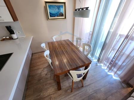 Tirane, jepet me qera apartament duplex 3+1 Kati 2, 139 m² 900 € 