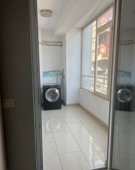 Tirane, jap me qera apartament 1+1 Kati 2, 450 € 