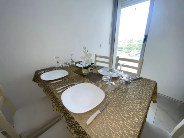 Durres, jepet me qera apartament 1+1+Ballkon Kati 2, 70 m² 400 € (QERA 1+1 + BALLKON 400euro TEK HOTEL ANTALYA JEPET PER AFATGJATE 1+1 with Balcony Center of Beach Durres Close to the Sea, bars,restaurants, bus station supermarketect Competitive ...