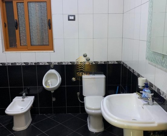 Tirane, jepet me qera shtepi 2+1+Ballkon Kati 3, 120 m² 500 € (Prane 5 Majit dhe Siri Kodres)